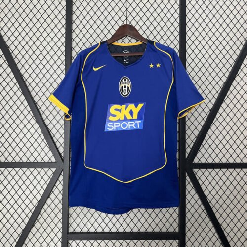 Juventus 04-05 Away retro jersey