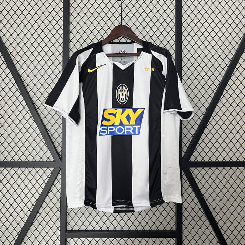 Juventus 04-05 Home retro jersey