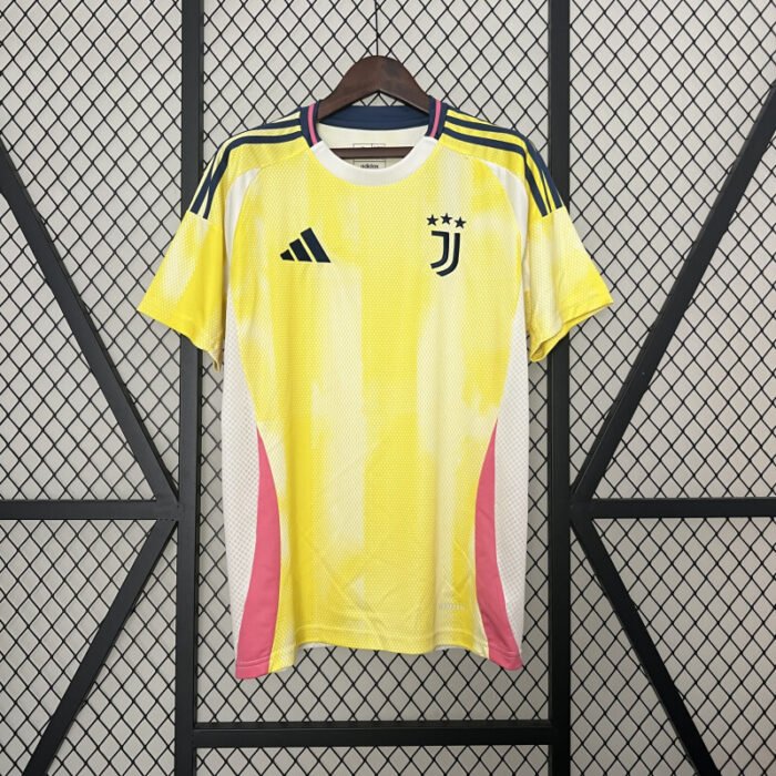 Juventus 24-25 away jersey