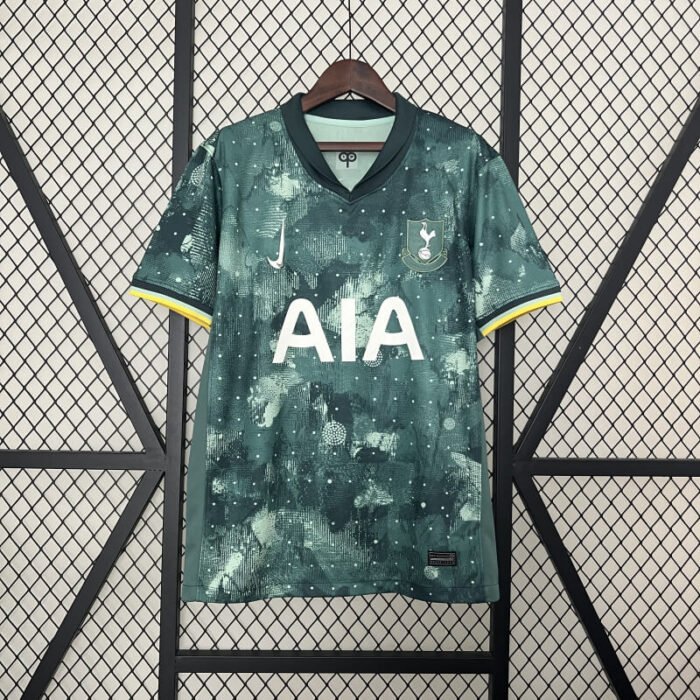 Tottenham Hotspur 24-25 third jersey