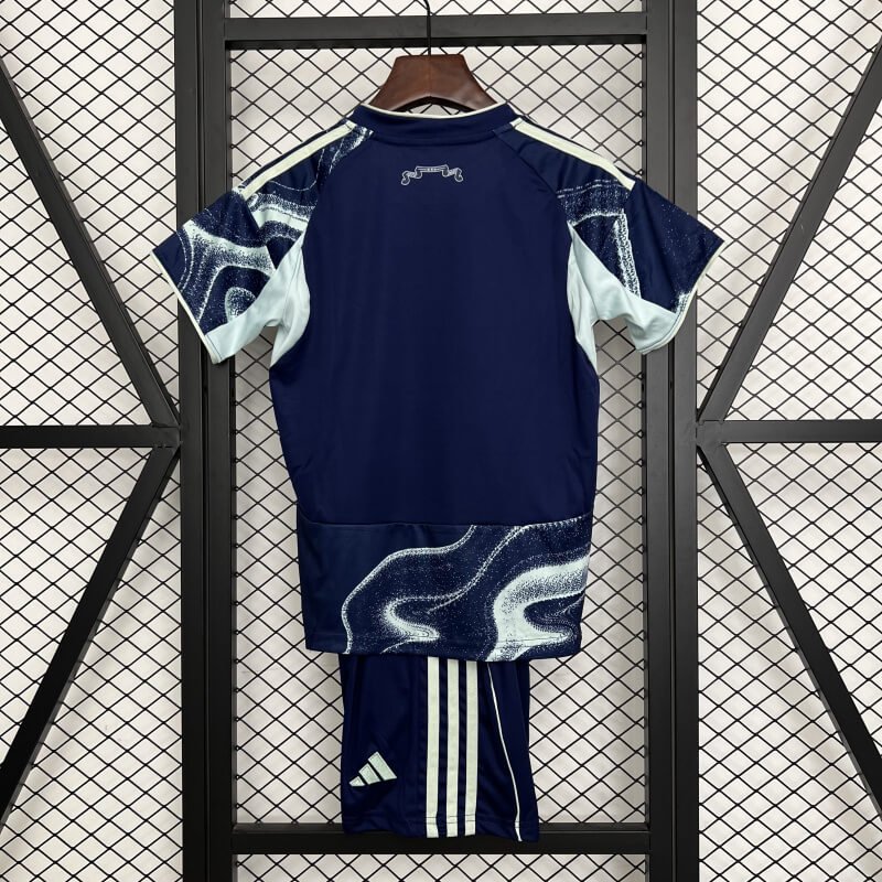 Ajax 25-26 away kids kit (1)
