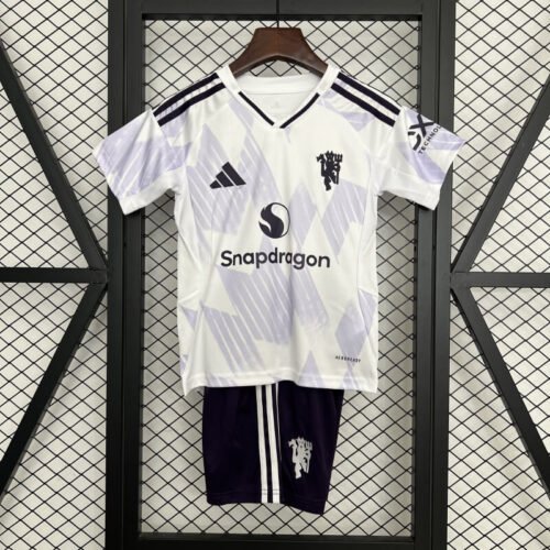 Manchester United 25-26 away kids kit